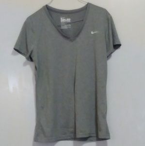 Nike Die-Fit shirt